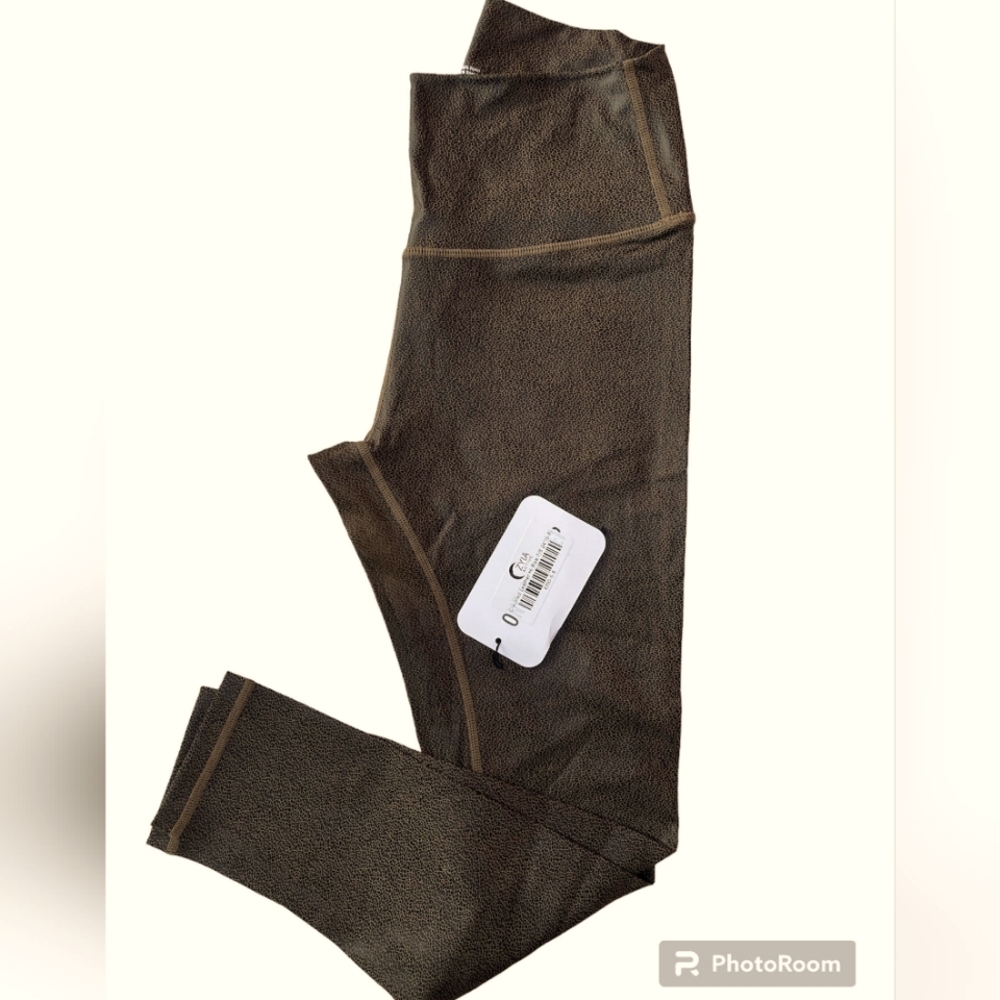 Zyia crackled leather Hi-rise 7/8 size 6-8 EUC
